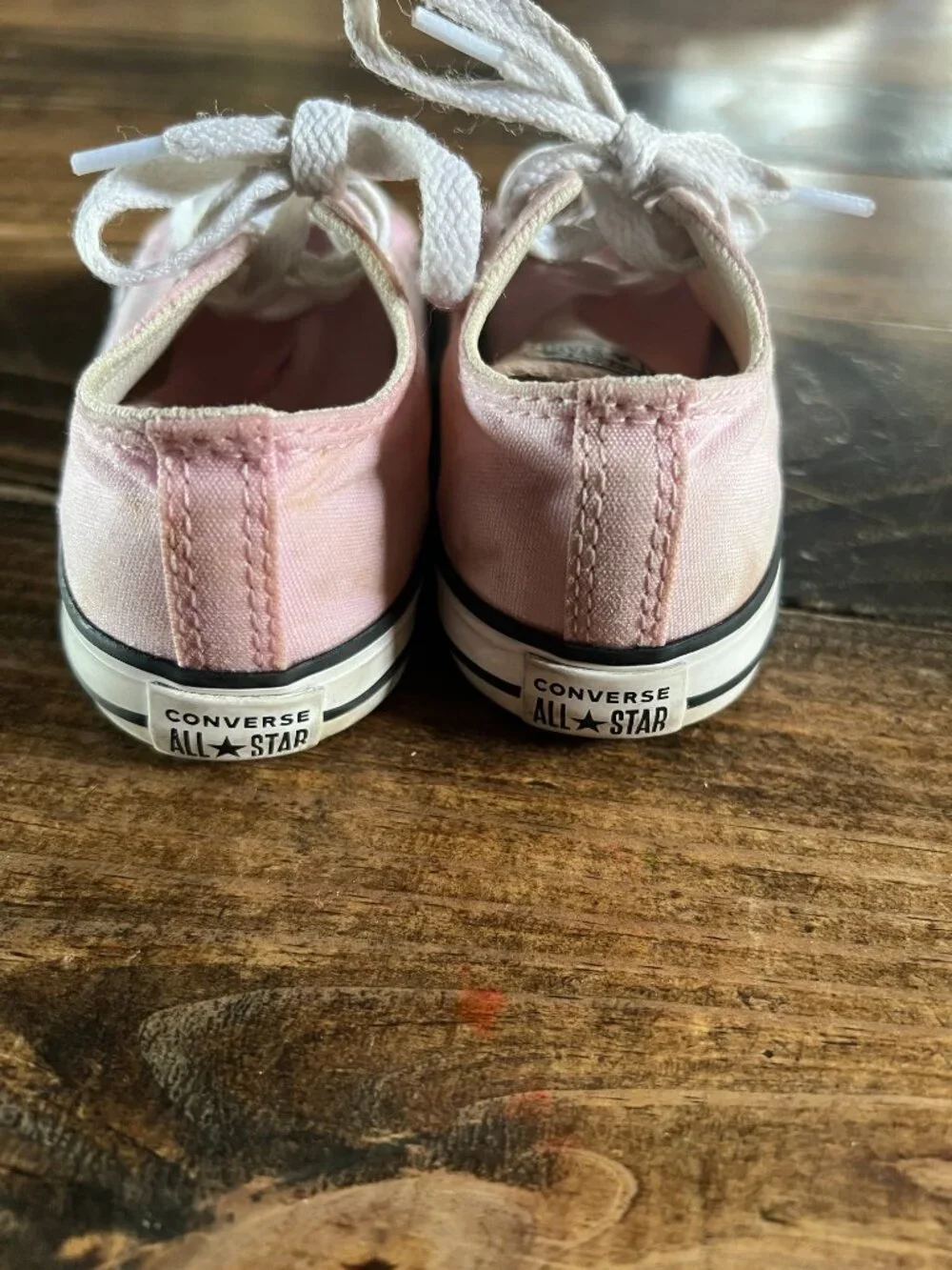 pink Girls size 9 converse